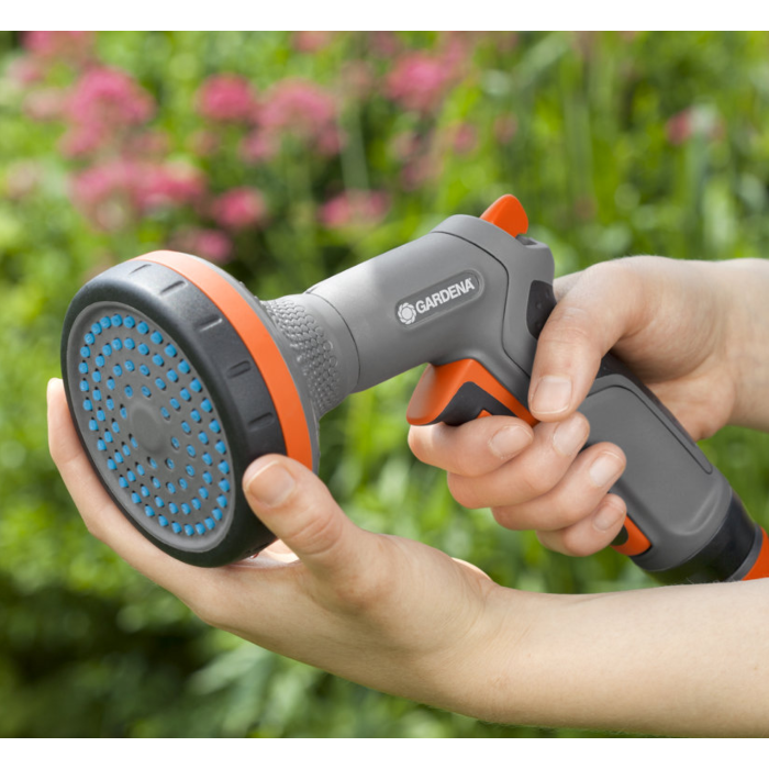 Gardena-Comfort-broes-voor-bloembed-3.png